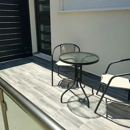 2 Brothers * 利马索尔