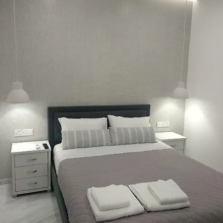 2 Brothers לימסול