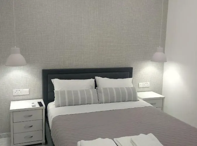 2 Brothers リマソール