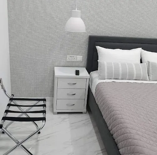 2 Brothers * リマソール